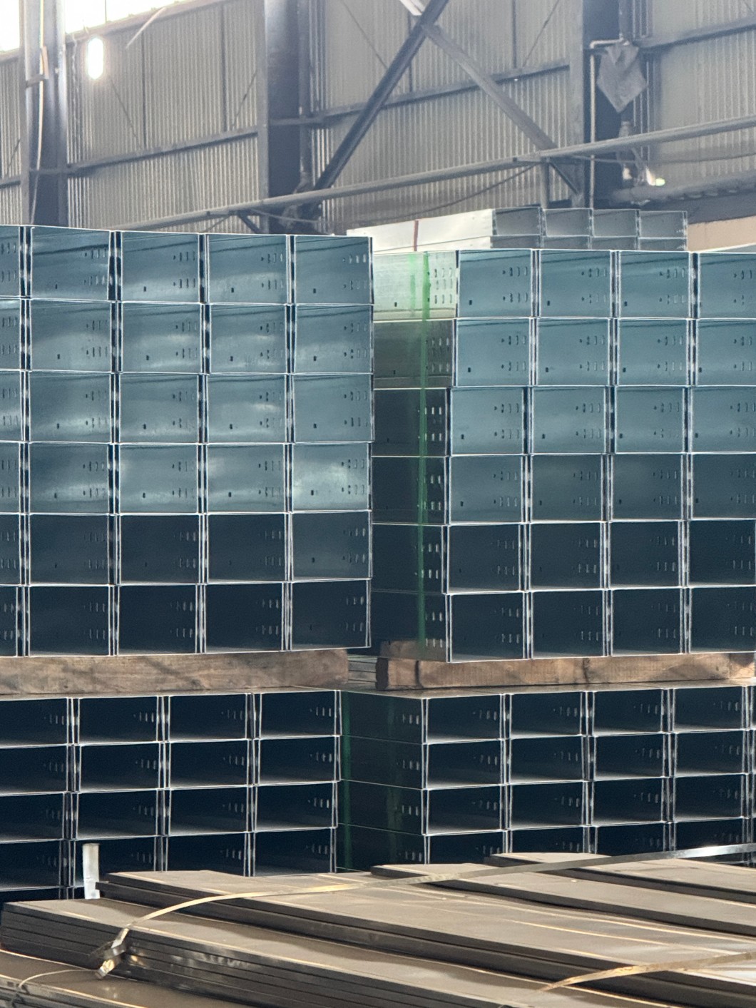 镀锌桥架、热镀锌桥架、电镀锌桥架